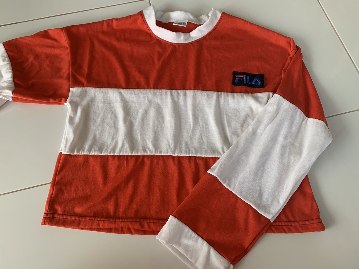 ppwrshoppyy's tweet photo. เสื้อครอปงานป้าย The White Night ปักFILA ยังไม่เคยใส่ สภาพ95%
สี : แดงขาวลายทาง
ไซส์ : ฟรีไซส์
อก : 38-40”
ยาว : 20”
รอบแขน : 12”
ราคา 130.- ส่งฟรีJ&amp;T 

ไลน์: @392vqhdk 

#เสื้อครอปแขนยาว #เสื้อครอป #เสื้อครอปลายทาง #เสื้อลายทาง #เสื้อครอปเอวลอย #เสื้อสีแดง #เสื้อครอปสีแดง https://t.co/KRw7zma7TH