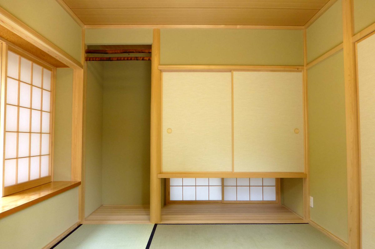 職人の技を生かす建築士 寺澤秀忠 Pa Twitter モダンな設えに和室 出窓に吊り押し入れの明り取りで広がりを持たせ 穏やかなくつろぎの室内としました 職人の技を生かす建築士 寺澤秀忠 Pa Twitter モダンな設えに和室 出窓に吊り押し入れの明り取りで広がりを持たせ 穏やかなくつろぎの室内としました