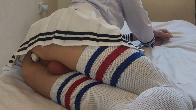 A few people have asked for higher-res photos to use as wallpapers, so here's some cropped and ready