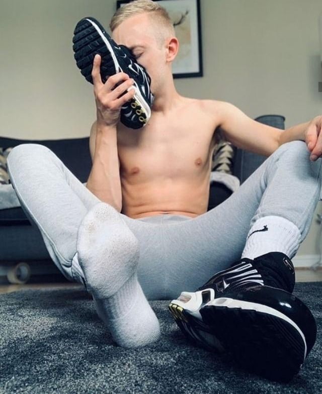 SneakersGay's tweet photo. https://t.co/R3vFRLF9tr