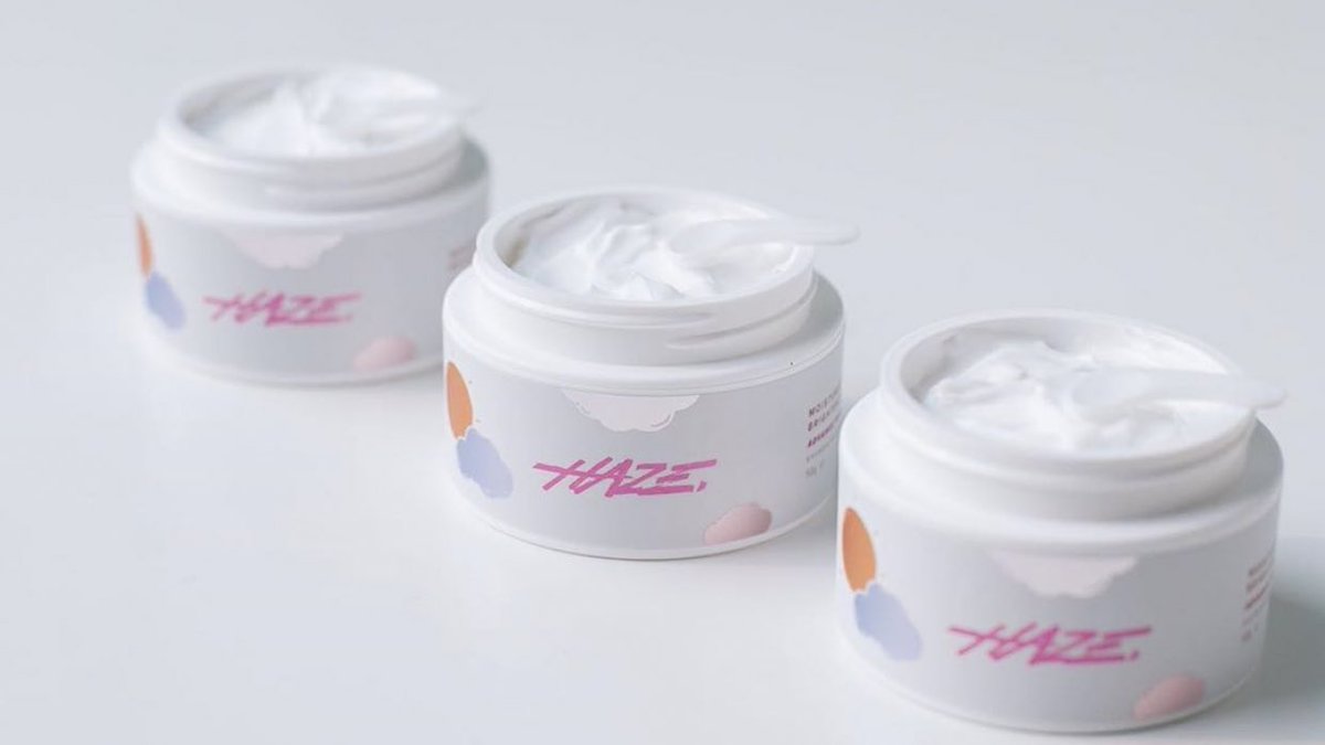 12. Haze CareHaze Care ni ada keluarkan moisturizer with SPF and sleeping mask. Packaging dia sangat cute and sweet  Macam produk international kan?