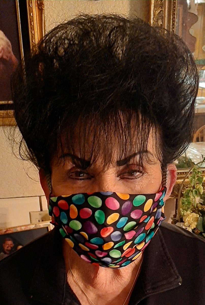 My mom is Killin me with her masks
😷😷😷😷😷😷😷😷😷😷😷
She had me make her a few to match her outfits 😂😂😂😂😂
#native #bighair #medicalmasks
#keepsafe 75 ❤️🌍❤️🌍❤️🙏