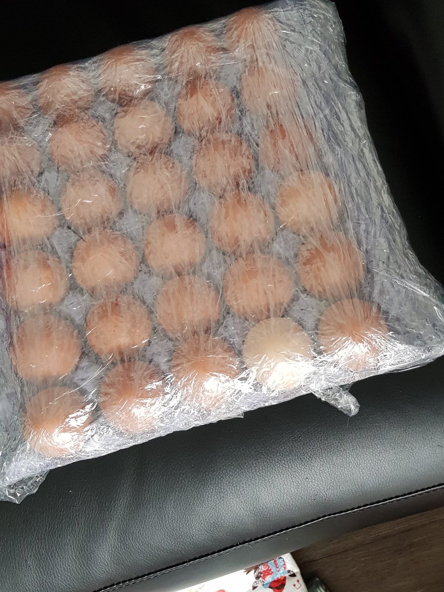 Jeanette272's tweet photo. @Tesco Shame you couldn't help me when my order got cancelled yesterday, only trying to shop for 12 vulnerable families while being vunarable myself thank good there are people out there that want to help Your computer said nooo thats not a community #Disgraceful #prioritycustomer https://t.co/9hXvOcbPQ6