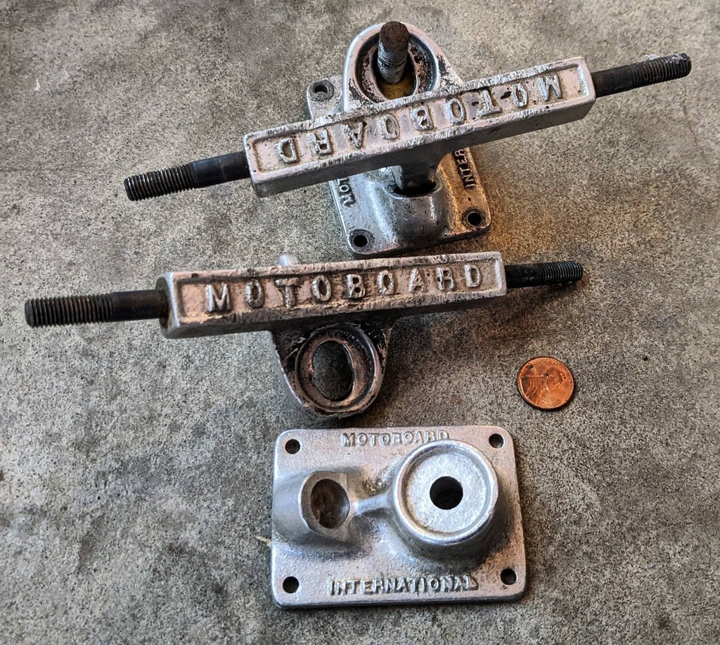 ffejhedges's tweet photo. My first "wide" trucks: #motoboard trucks from #Motobuilt came on a complete my mom got me for my 14th birthday in the summer of 1980. It was a #gremicskateshop #pegasusskateboards with big red #kryptonicswheels. (I later got the superwide #motobuilttruc… https://t.co/CkBkIXpWjv https://t.co/0bNUaCYmwa