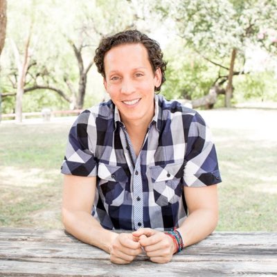 AleqGarza's tweet photo. #NewProfilePic https://t.co/8yTVOgS413
