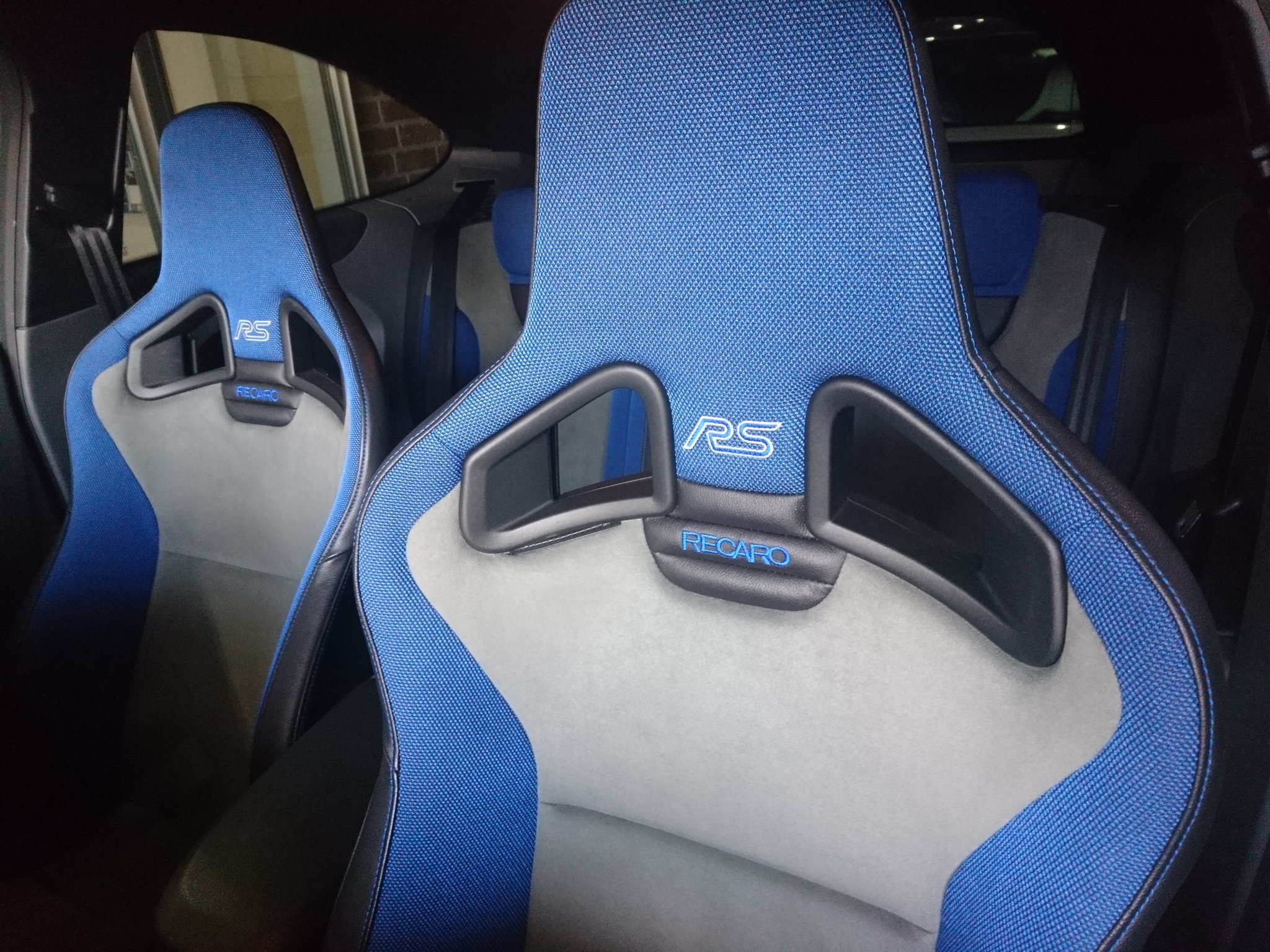 Ymワークス Ford Focus Rs フォードフォーカスrs ホワイトボディにブルーの Rs ロゴが映えますね Ymワークス Ford Fordfocusrs フォードフォーカスrs Ymワークス Ford Focus Rs フォードフォーカスrs ホワイトボディにブルーの Rs ロゴが映えますね Ymワークス Ford Fordfocusrs フォードフォーカスrs