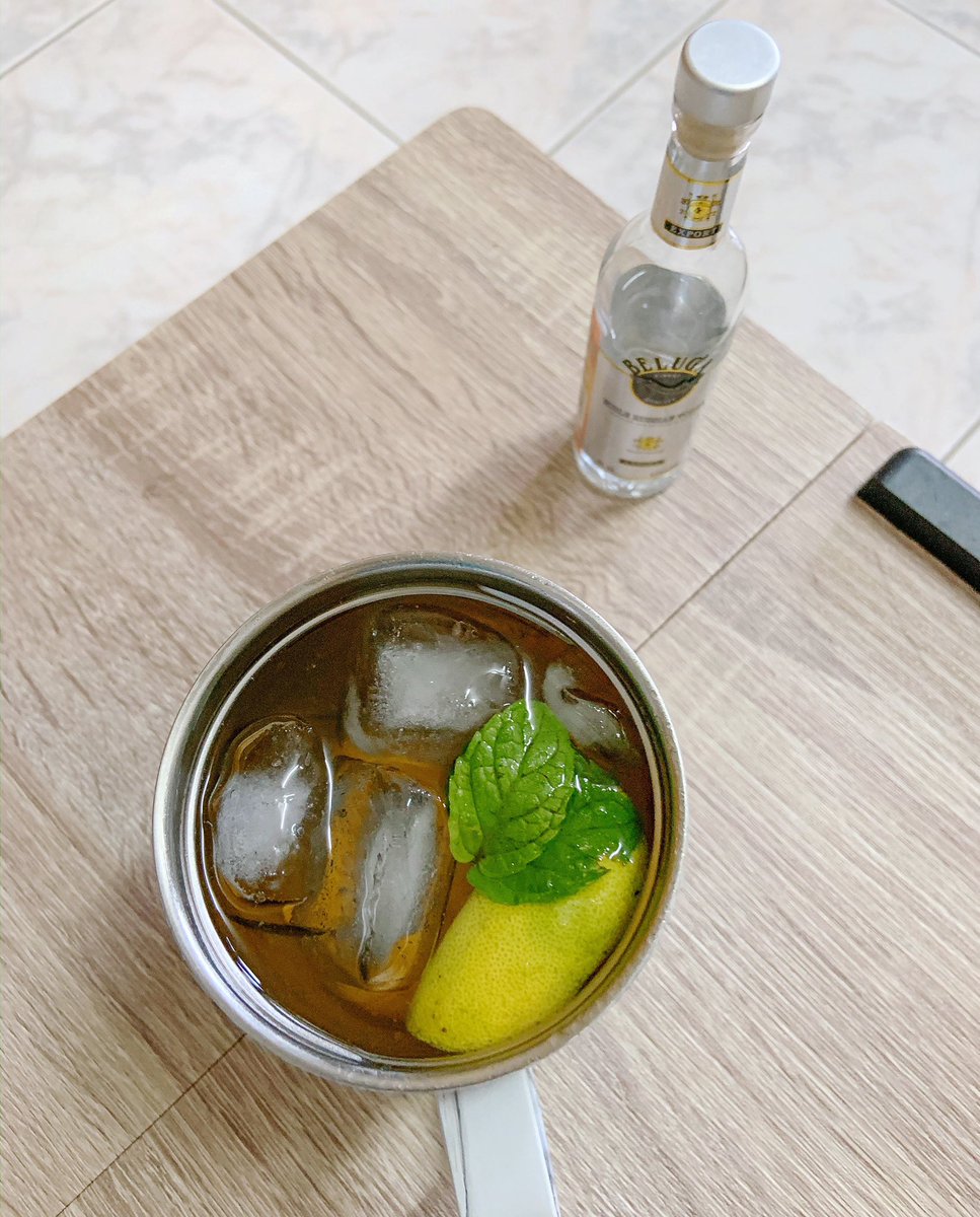 Chayaniti92's tweet photo. #StayAtHome Day 17: I made a cocktail to start the holiday off right

Moscow Mule: Vodka, ginger beer, lime juice, ice cubes and mint leaves (picked from the front yard) 

#cocktailathome https://t.co/3L7Qt8pma0
