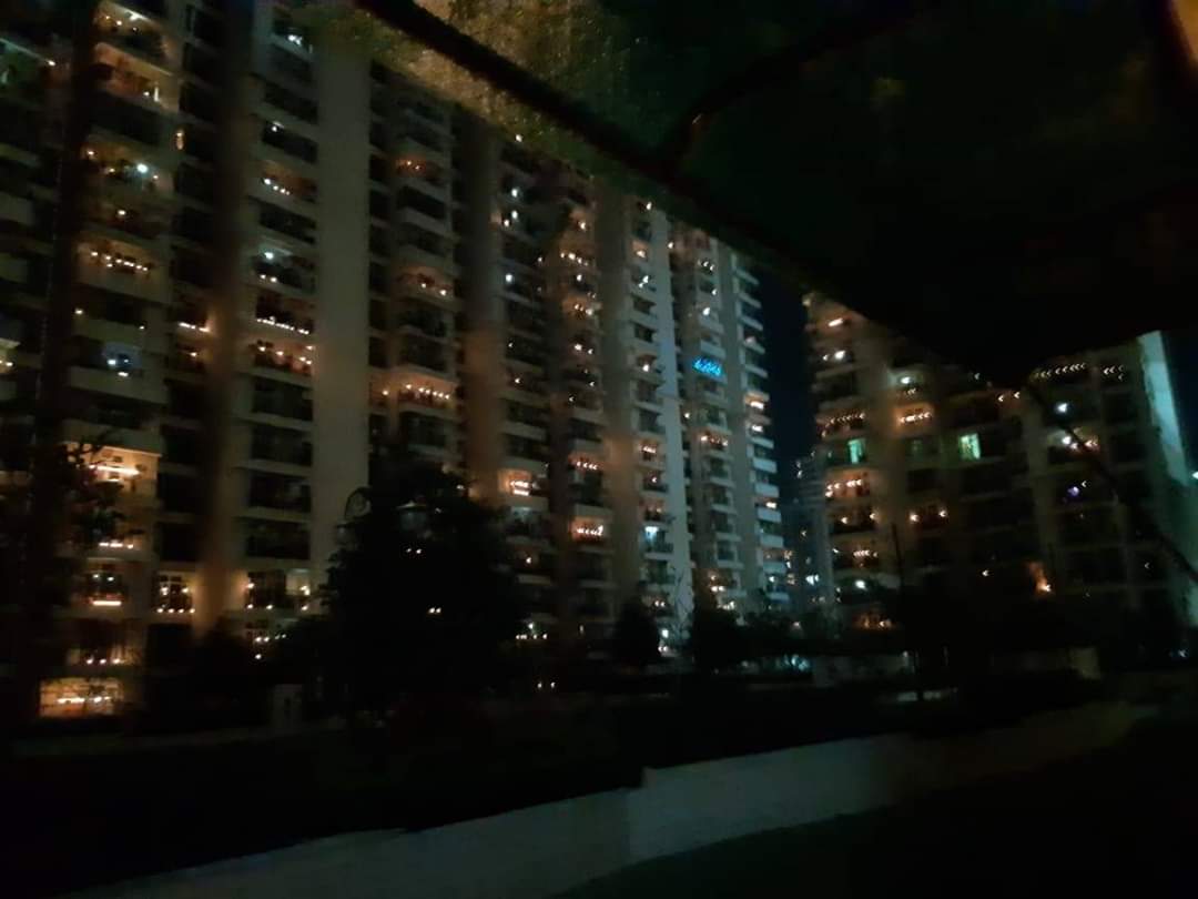 Mesmerizing pictures from Gaur City!

In solidarity with PM's appeal the entire Gaur City with a population of more than 1 lakh people observed the #9PM9Minute activity!

#GaurCity #IndiaFightsCorona #9pm9Minute #Covid19India #Covid19 #CoronaVirus #Gaurs #Gaursons