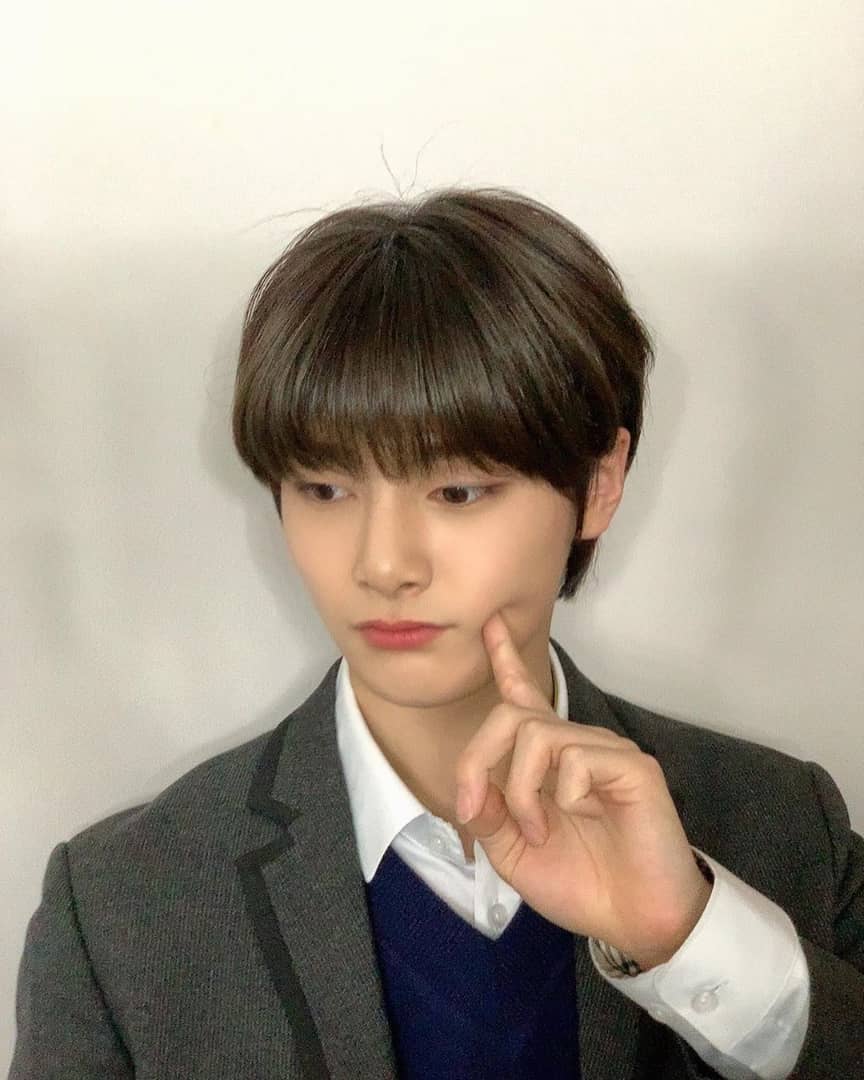 Yang Jeongin as Nurul Jannah- baik, sopan, peramah orangnya- kwn die semua adore giler kt die - klau senyum confirm nmpk lesung pipit die yg comel tu- tpi die blh tahan la jgk savage- suke prank org especially Hani- kerap hilang airpod die-"haih mane pergi airpod aku ni"