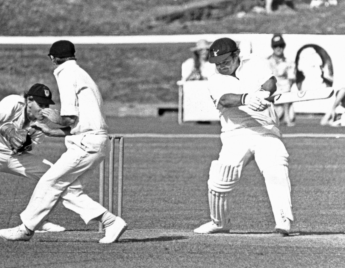 All the team at CD extend our heartfelt condolences to the family & friends of Jock Edwards. An absolute legend of Nelson Cricket who played 8 Tests & 6 ODIs for the  @Blackcaps [NZ] & represented  @CentralStags [CD] in 67 first-class matches & 31 one-dayers in the 70s/80s [../..]