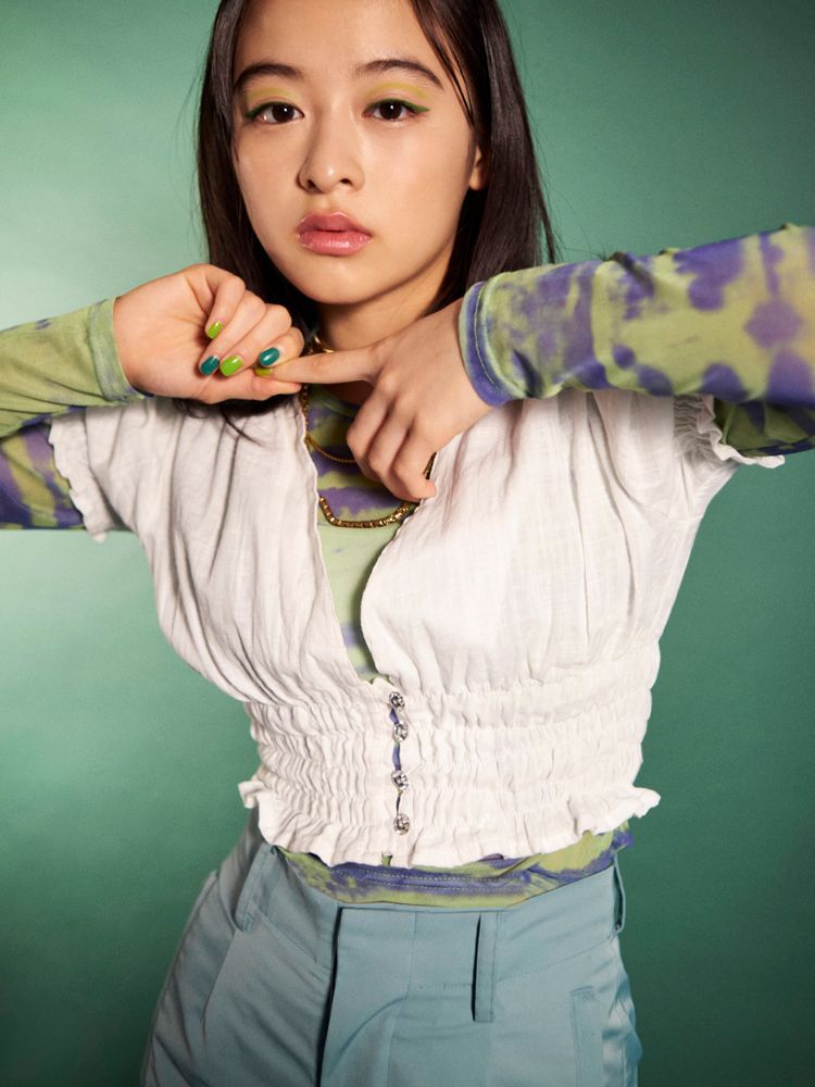 NYLONJAPAN's tweet photo. 【 #tokyoitgirlbeauty 】
4月の #TIGB は、プレイフルなワンカラーメイクを5週に渡ってお届け。vol.1は、今最も注目を集めている女優 #森七菜 登場! トレンドのグリーンを使ったアイメイクに注目。続きはhttps://t.co/Z3dZ7CxEMNでチェック!
CHECK▶ ︎https://t.co/KnlzdfYGtd https://t.co/YGW89p10Bc