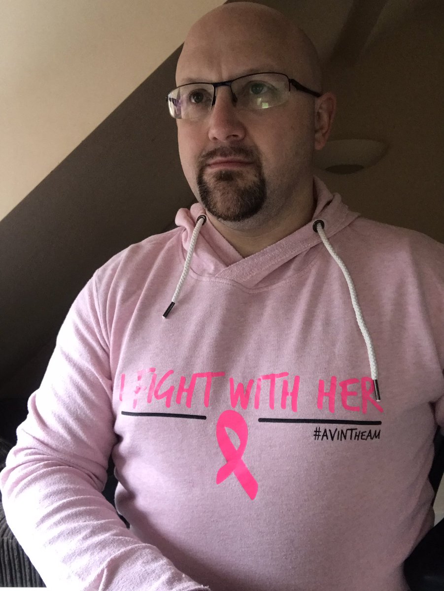 Rhyno_24's tweet photo. #RemoteWork #RemoteWorking #HoodieFromHome #WFHhoodie #AVSelfie #AVInTheAM #AVTweeps #AVBrits #AVJamUK #AVTechJunkies

Day 15 of #SocialDistancing, another hoodie and this one is a special hoodie! 

United we will win this war against #CoVid19

#StaySafe #StayHealthy #StayFocused https://t.co/6N42wrdUMp