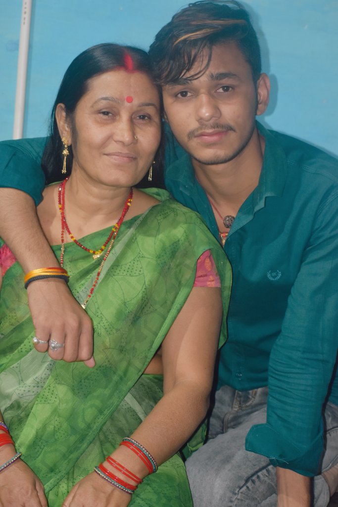 KunalRanna's tweet photo. माँ तुम बहुत अच्छी हो हर जन्म मे तुम ही मेरी मां बनो🙏
#loveumaa #Bestmaa https://t.co/Ps444123eA