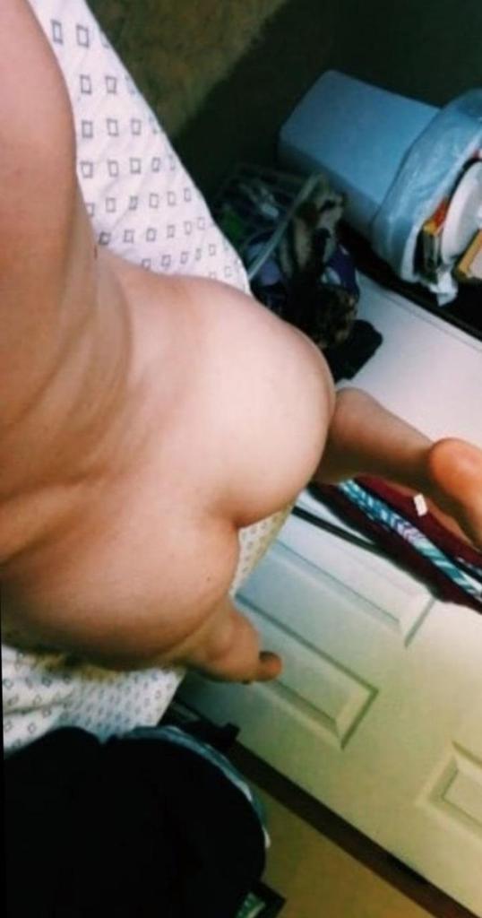 cintiamargenta's tweet photo. Mein Hintern wird deinen Penis wirklich gut berühren
dm=frei foto video
rt=Registriere Bonus Sex Video Ich masturbiere
#bildertausch #Schlampe #Sklavin #feuchte #dauergeile #sextreffen #pictausch #notgeile #sklavin #schwanzbild #wichsverbot #immergeile #geil #muschividio https://t.co/LOrxnUnwf6
