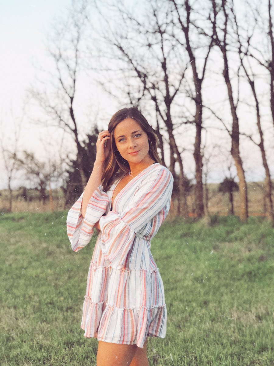 k4itlynnn's tweet photo. I wish I had an album to cover with these https://t.co/U05uFKCAAf