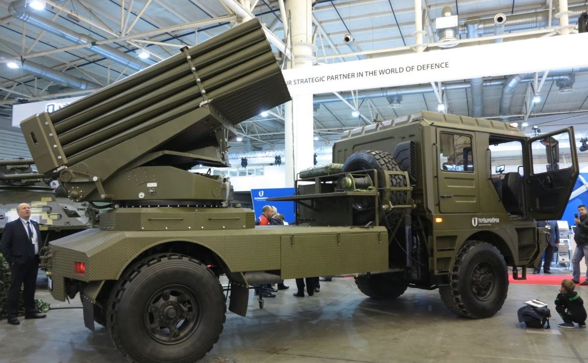 TheDeadDistrict's tweet photo. New Ukrainian-made BM-21UM Berest 122mm MLRS Multiple Launch Rocket System. The BM-21UM is based on KrAZ-5401NE 4x4 military truck chassis manufactured at the KrAZ plant in Ukraine.
#BM21 #Grad #Berest #MLRS #KrAZ #КрАЗ #Ukraine https://t.co/WmtAGvt6QS