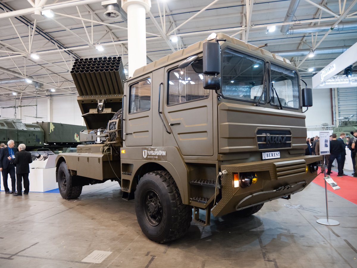 TheDeadDistrict's tweet photo. New Ukrainian-made BM-21UM Berest 122mm MLRS Multiple Launch Rocket System. The BM-21UM is based on KrAZ-5401NE 4x4 military truck chassis manufactured at the KrAZ plant in Ukraine.
#BM21 #Grad #Berest #MLRS #KrAZ #КрАЗ #Ukraine https://t.co/WmtAGvt6QS
