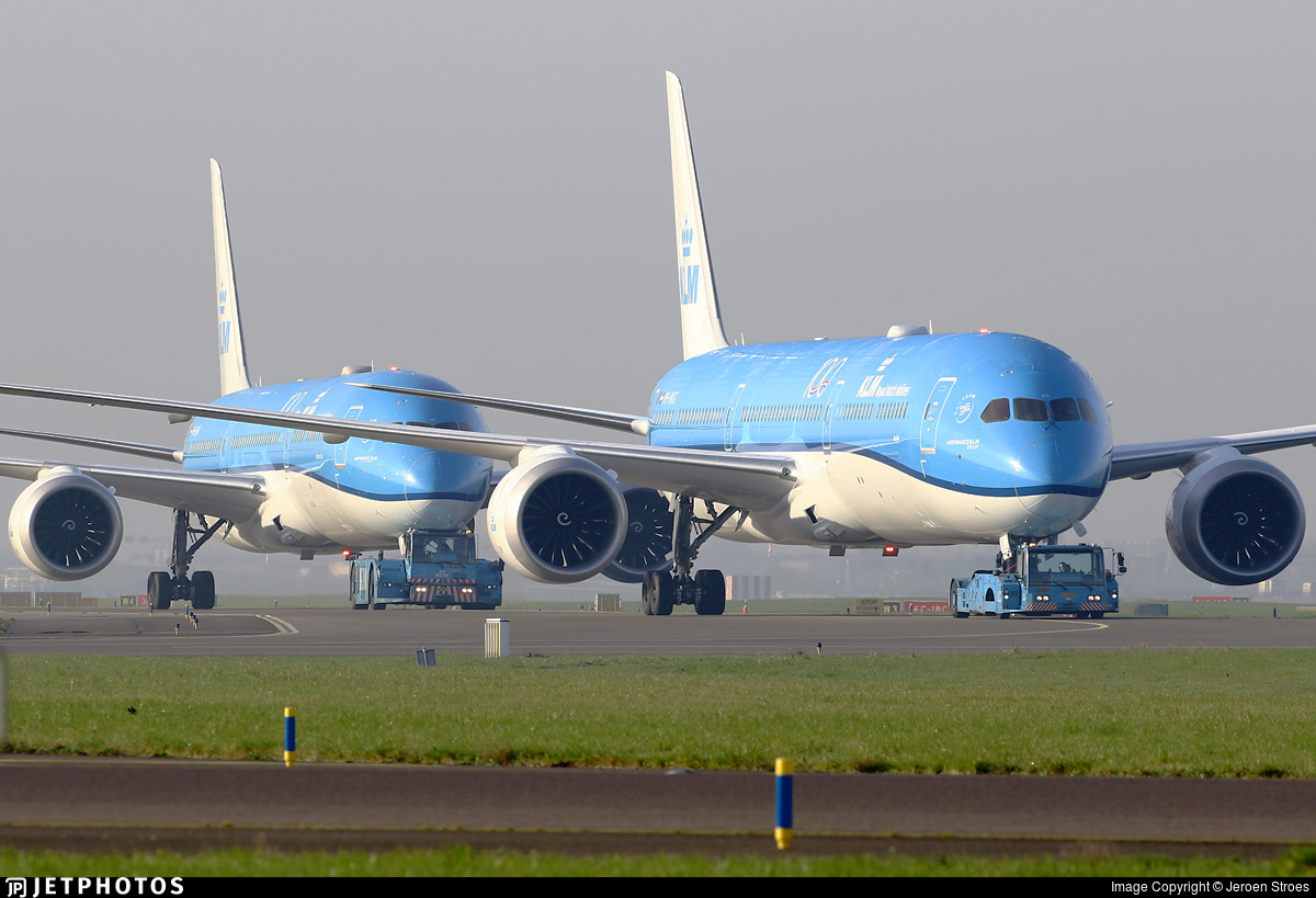 A KLM 787 parade in Amsterdam. https://www.jetphotos.com/photo/9672901 © Je...