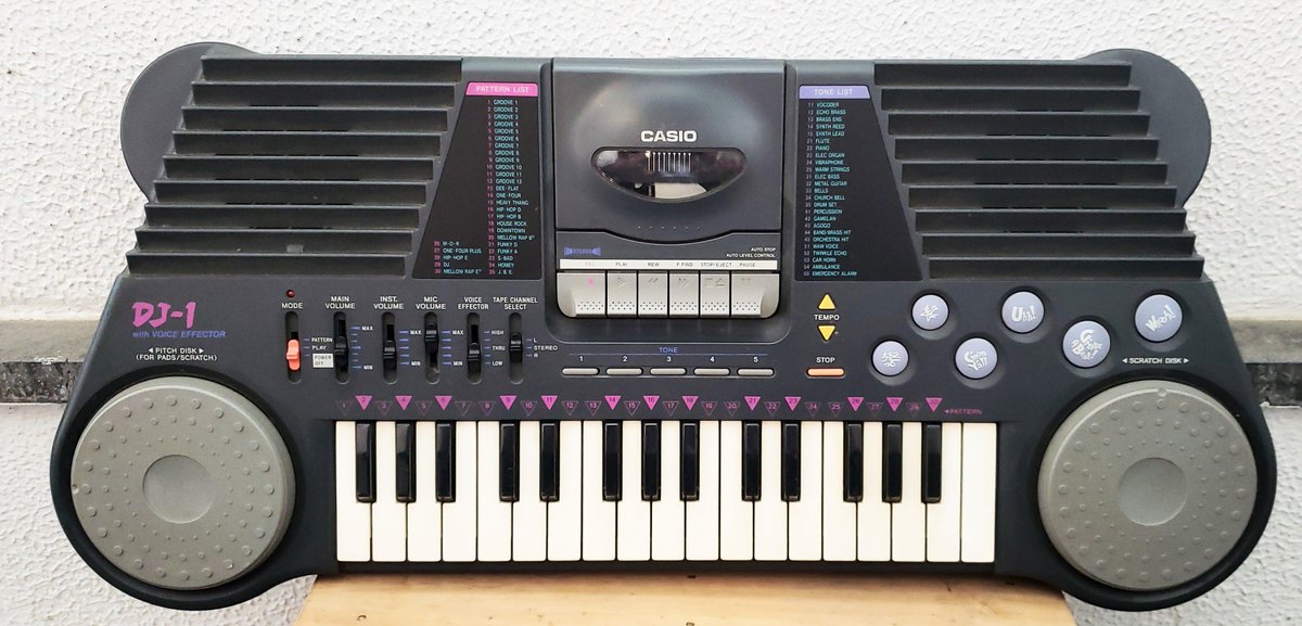dubby_mad's tweet photo. CASIO DJ-1
#DJ1 #keyboard #voiceeffector #vintage #ヴィンテージ #vintageaudio #audio #cassettetape #カセットテープ #oldschool #オールドスクール #hiphop #ヒップホップ #radio #ラジオ #shibuya #渋谷 #retro #レトロ #70s #80s #レンタル #リース #japan #tokyo #casio #カシオ #tape https://t.co/8Nx8TMgBaG