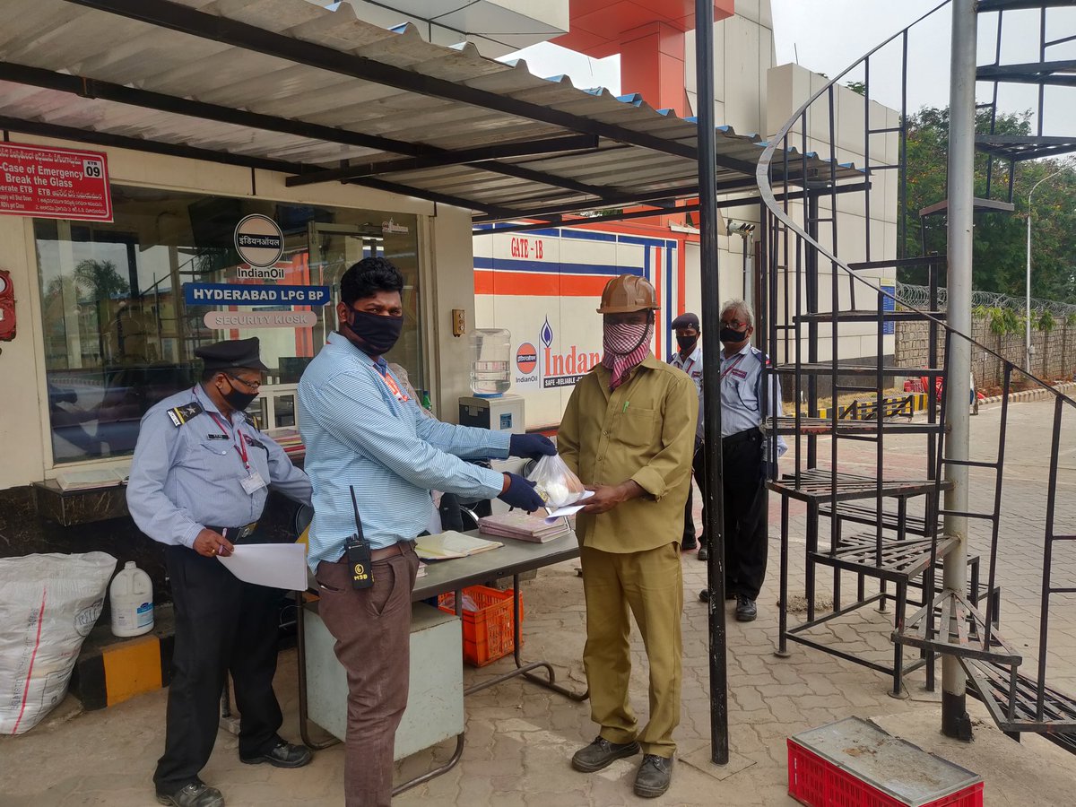 trusliy's tweet photo. @Indianoilcl Our TT crew are determined to keep the kitchen flame burning even if food is not available enroute as all eating points are closed .To keep them going Cherlapally LPG Bottling Plant at Hyderabad is distributing free food supplies to the TT crew  during lockdown time https://t.co/Ci90TpqRzI