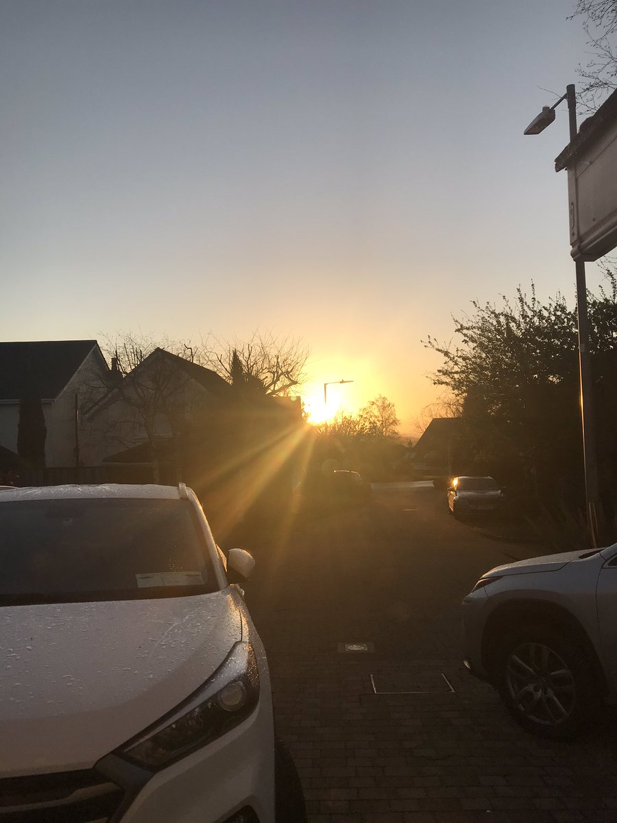 noelcaffrey1's tweet photo. #MondayMorning #anotherweekbegins #FlattenTheCurve #StayHomeSaveLives https://t.co/WHYXLBmCF0