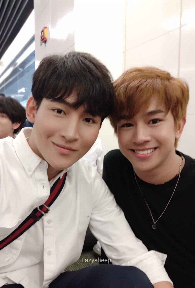 Heybiblee1005's tweet photo. Một năm rồi lại một năm hy vọng chặng đường phía trước 🐻🐭 sẽ bước cũng nhau đến nhiều năm về sau nữa nhé❤️ #AnniversaryOhmFluke https://t.co/EnRlaYcWb9