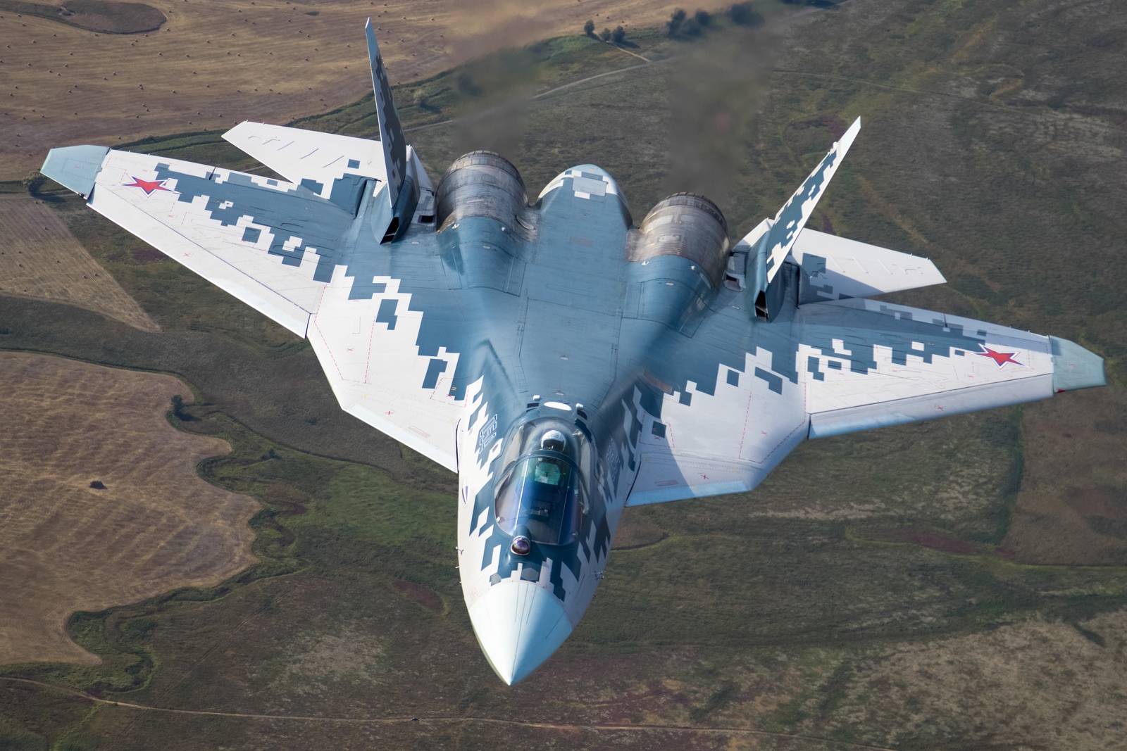 Su-57 Stealth Fighter: News #6 - Page 6 EU5jLFYUMAE0qjL?format=jpg&name=large