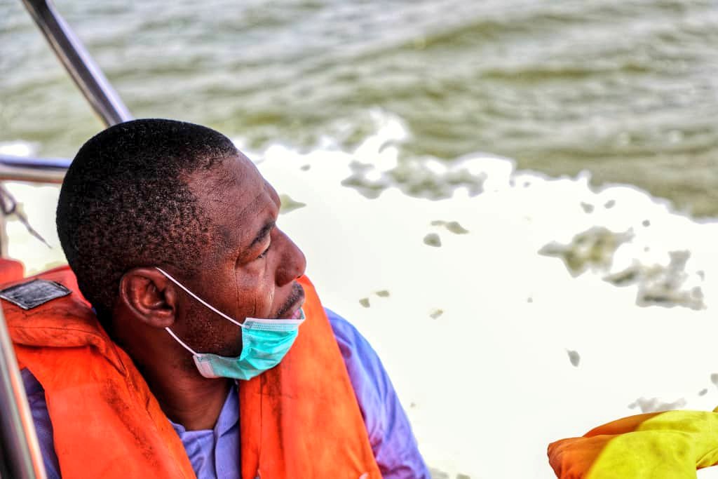 BornoYoung's tweet photo. Irrigation: Boat ferries Zulum to 28 Lake Alau communities 

... Assesses 750 resettlement houses in Kawuri

Gov Prof Babagana Umara Zulum on Sunday ferried across Lake Alau to visit 28 communities on the shores of the Lake, which were displaced by insurgents. #ZulumIsWorking https://t.co/yvBhKd6MDO