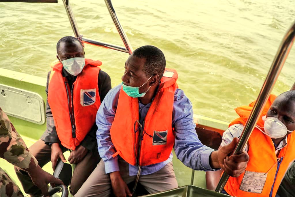 BornoYoung's tweet photo. Irrigation: Boat ferries Zulum to 28 Lake Alau communities 

... Assesses 750 resettlement houses in Kawuri

Gov Prof Babagana Umara Zulum on Sunday ferried across Lake Alau to visit 28 communities on the shores of the Lake, which were displaced by insurgents. #ZulumIsWorking https://t.co/yvBhKd6MDO