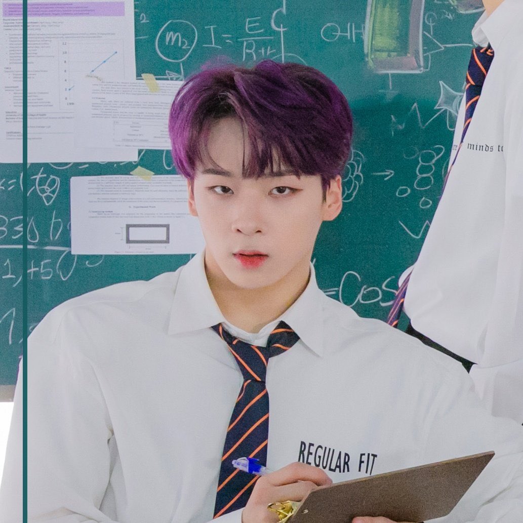 castle j : seongjun⇢ the class president⇢ but the chill class president⇢ seems nice but likes to watch the world burn⇢ the person who blasts their music in the hallways⇢ dj for school dances⇢ a soundcloud rapper on the down low⇢ “aye wanna listen to my mixtape”