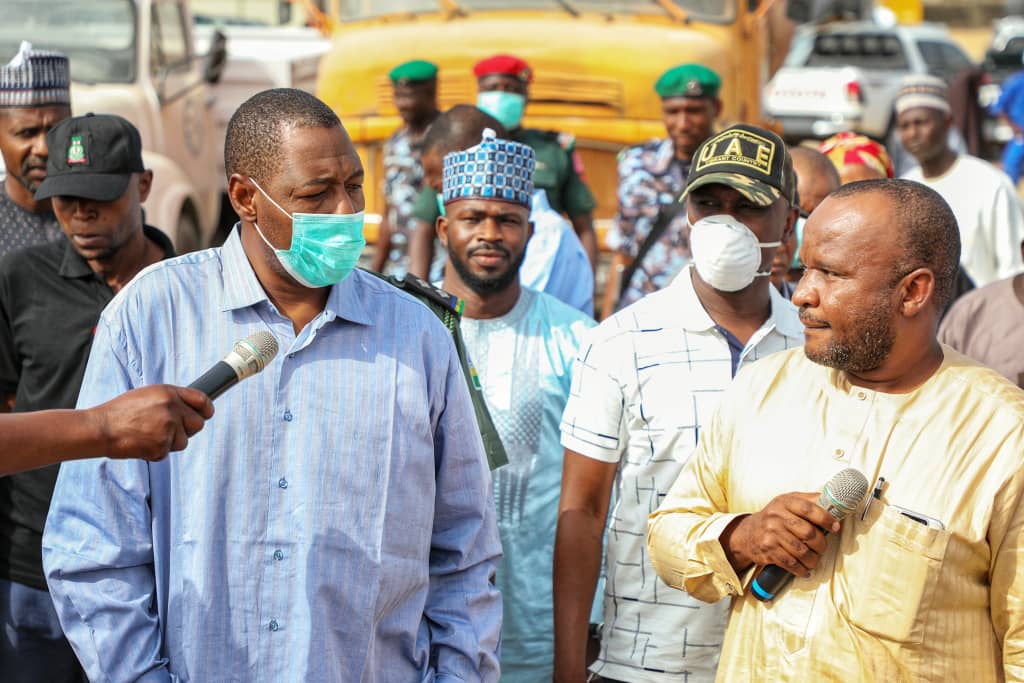 BornoYoung's tweet photo. He was ferried by a combat boat provided by the Nigerian military which has Army &amp; Air force components involved in fighting BH in Borno state. He trip to agrarian communities was to explore how irrigation activities can be restored in other to create livelihoods for settlers. https://t.co/v5503czlyg
