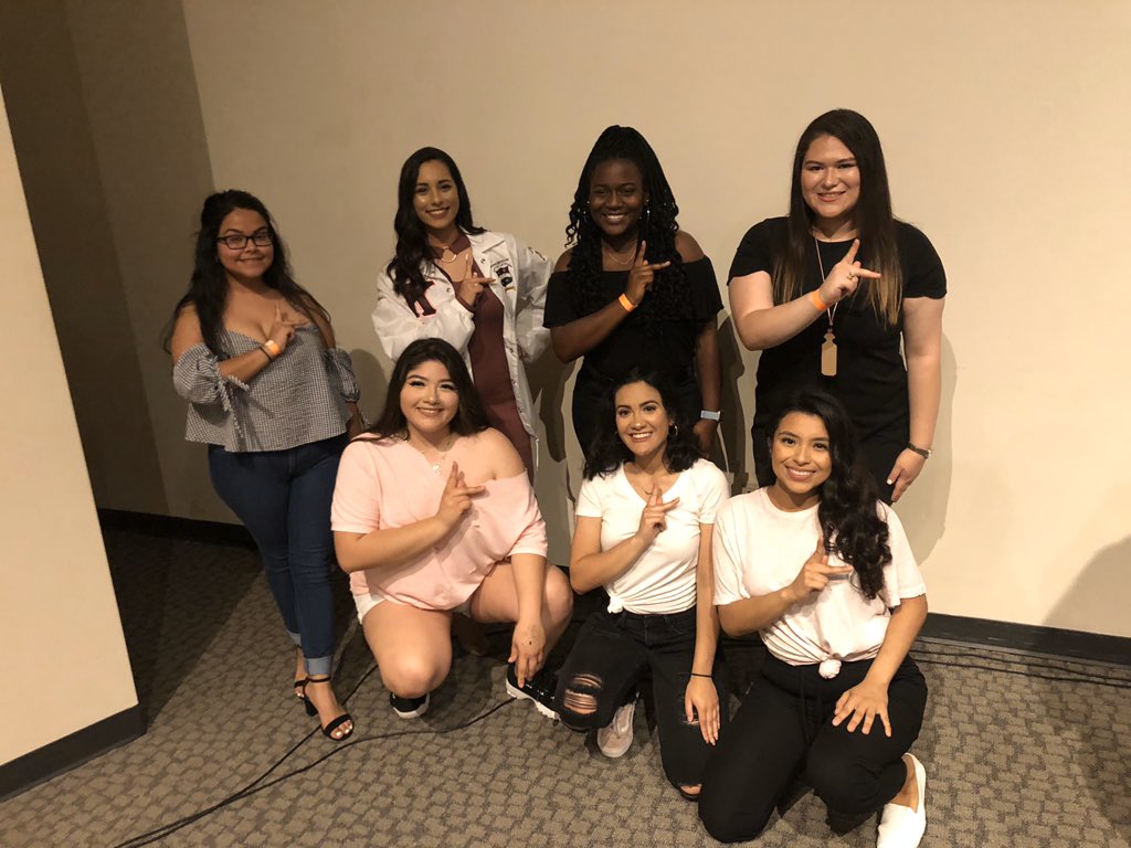 Jessy_Xaimara's tweet photo. Happy Founders day to all my amazing sxsters🐧💕Im so thankful for all the great people it has brought into my life🥰 #AX #Fall17 #Zeta https://t.co/erGQc0aFhT