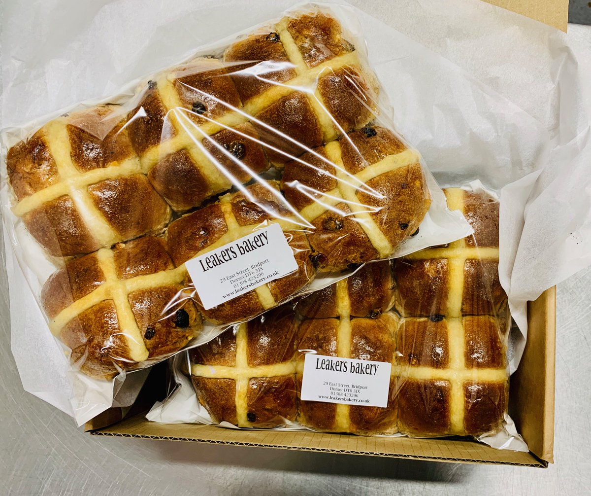 Say it with buns! Reach out to friends and family this Spring with a surprise gift of a Deliciously Dorset Dozen Hot Cross Buns (six also available;). Delivering nationally - Order by noon Tuesday for Easter delivery at leakersbakery.co.uk/shop-online/ho…