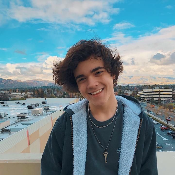 "you have that hometown smile  you have that look in your eyes  that says everything will one day  be alright " . @_alexanderstew -ᴵᴹ ᴵᴺ ᴸᴼᵛᴱ-