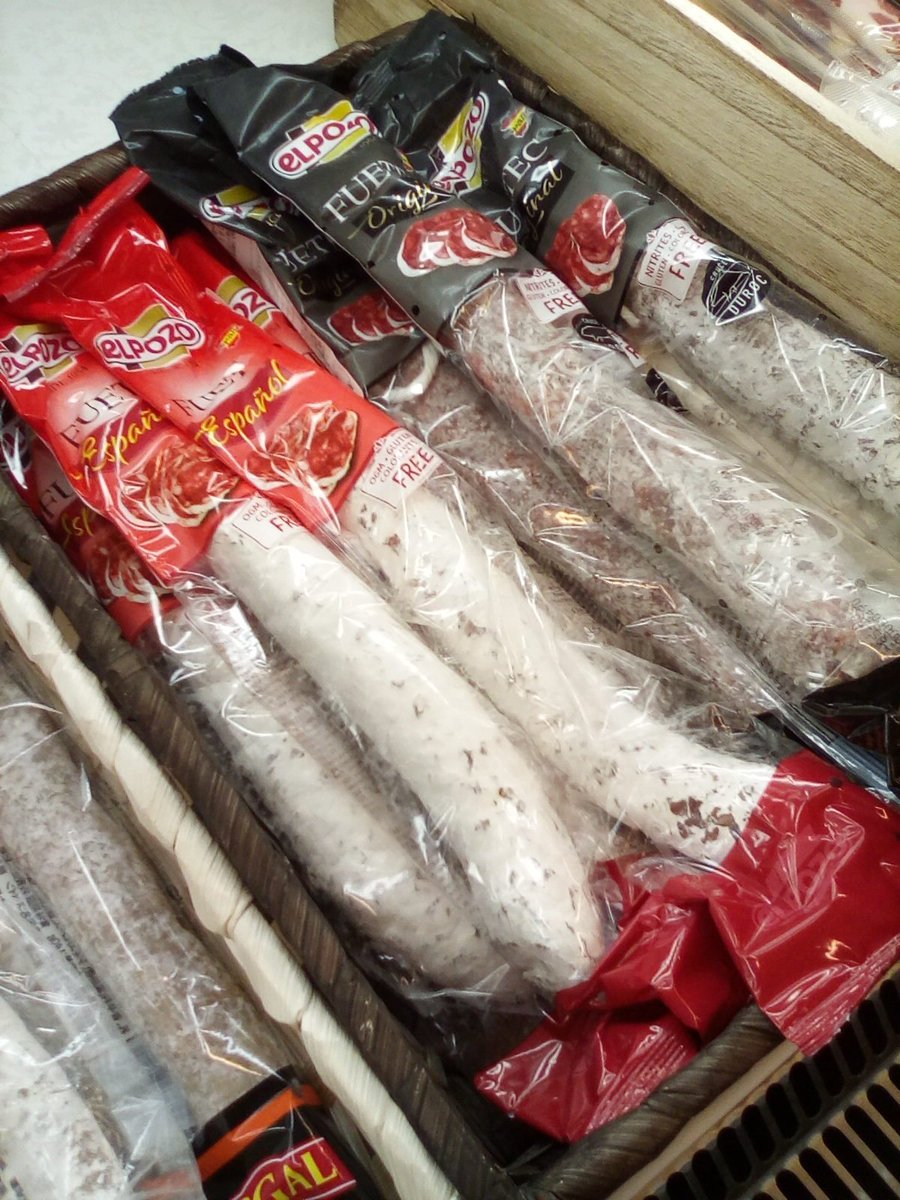 Moh Z 白カビサラミ噛めば噛むほど この美味しさにはまっていく モーズ 白カビサラミ おつまみ T Co Tcgb4kfmvi Twitter