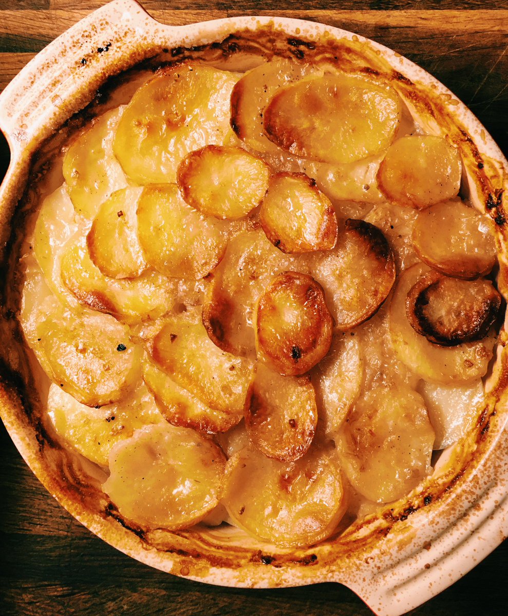 ThePureStockCo's tweet image. Boulangere Potato dish made with Pure Chicken Stock...another way with spuds! Recipe to follow 👨🏻‍🍳 #DevonFood #StayHomeStaySafe #KeepItInteresting #EasyRecipes #Foodies