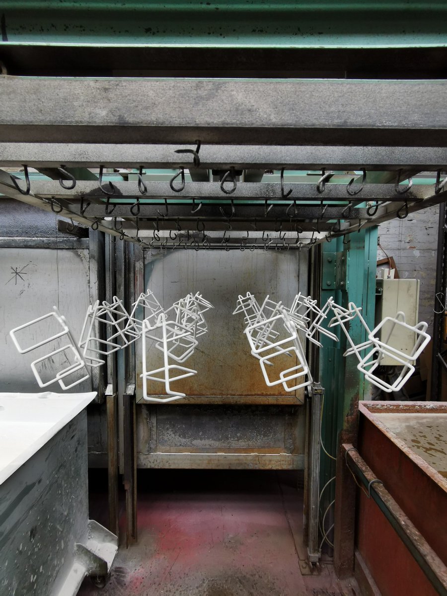 boothwire's tweet photo. Fresh off the coating plant.

Wall bracket bottle holders getting coated in white ldp plastic coating, coming off one of our coating plants today to be packed and distributed to the NHS hospitals up and down the UK.

#ldpcoating #bottleholders #wirework #spotwelding #wireforming https://t.co/CSdlufizqa