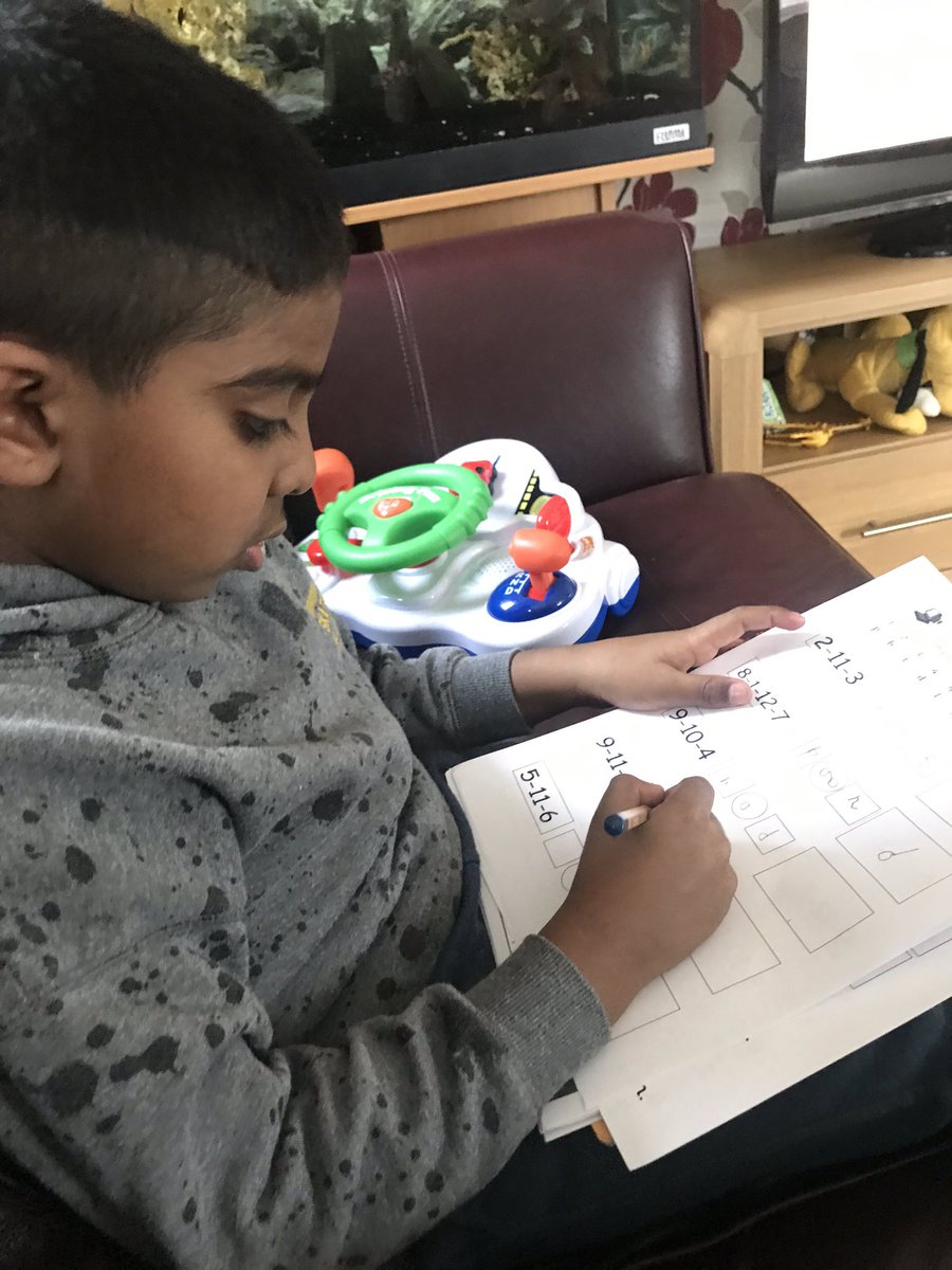 Shikha19107524's tweet image. @Mrs_LurinskyP1C learning about money and math🧮💷 we learnt adding and taking away through a different way by playing snakes and ladders👏🏽✍🏽 #homeschooling #sps2020 #loveformath