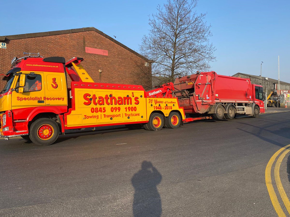 We want to give a big 📣 shout out to all the front line staff &amp; key workers who are working tirelessly for us all at this very difficult time. We particularly want to recognise refuse collectors, drivers &amp; lorries, who are doing an outstanding job. Thank you 👏 🙌