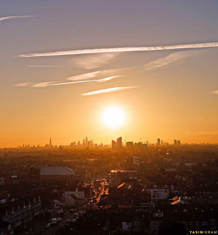 MrYazzyB's tweet photo. Beautiful Photo of Sunset over London. https://t.co/xBlkjXdWOK