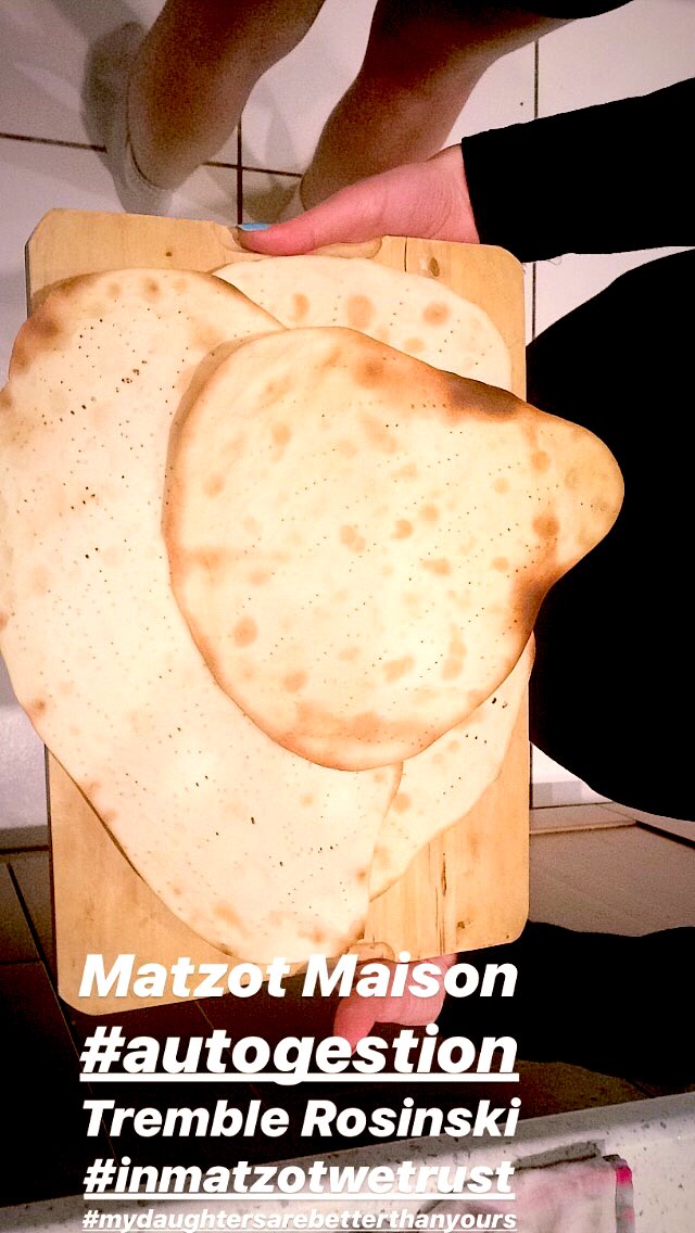 CamiViziozBrami's tweet photo. Faire son pain maison #paris9 #onsoccupe In Matzot We Trust ! https://t.co/Nfrp7HEOfd