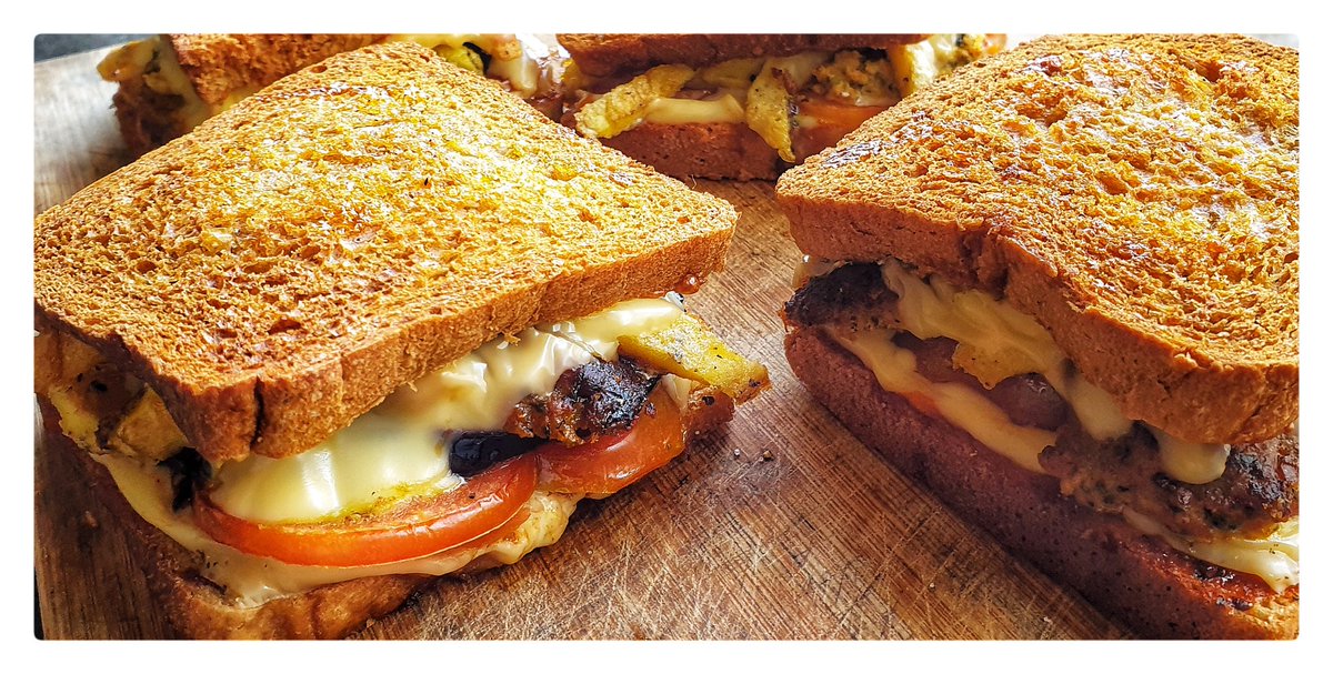 kiranbh's tweet photo. Chicken meatballs, omelette, tomatoes and egg plant sandwich. Pan sauted egg plant slices marinated in pepper, salt and mustard sauce (bengali kasundi). Layered it all together & toasted it in an OTG.
#leisurepursuitz #foodphotography #foodporn #yummy #sandwich #thisislunch https://t.co/6wrIGYegqO