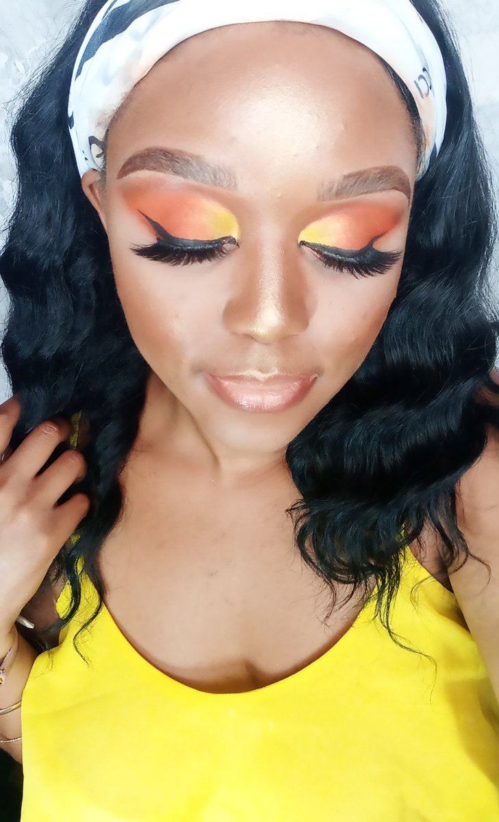 FineLady_A's tweet photo. Nonetheless with the network twerking today 🤦..we pulled through..hopefully next week will be better..Thanks for coming in if you managed to.
Here's today's look on #MakeupLive
I did a sunset look . 💛🧡
Waiting on Pics from @lebommakola ♥️ https://t.co/MV6yuFslEL