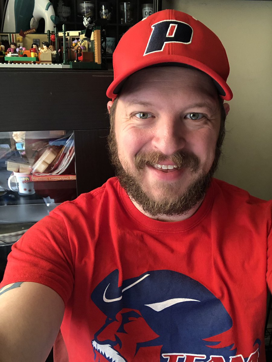 There’s a @lego set behind me and a cat in my keyboard; must mean #PatapscoVirtualHighSchool is open! <a href="/PatapscoHSCFA/">Patapsco High School</a> #HappyFirstDayOfSchool