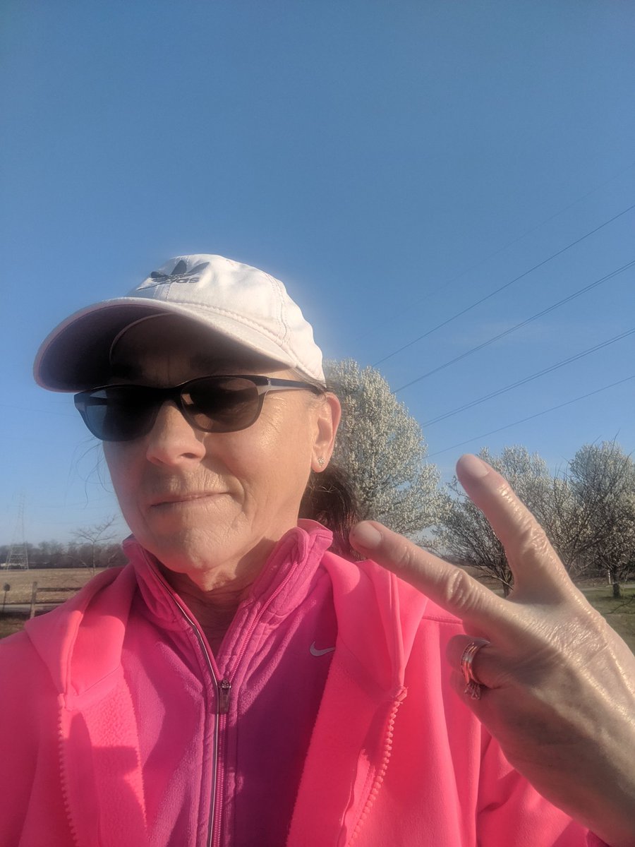 LUTrack1's tweet photo. 2 more miles on a beautiful morning. https://t.co/MXqqVwEPV8