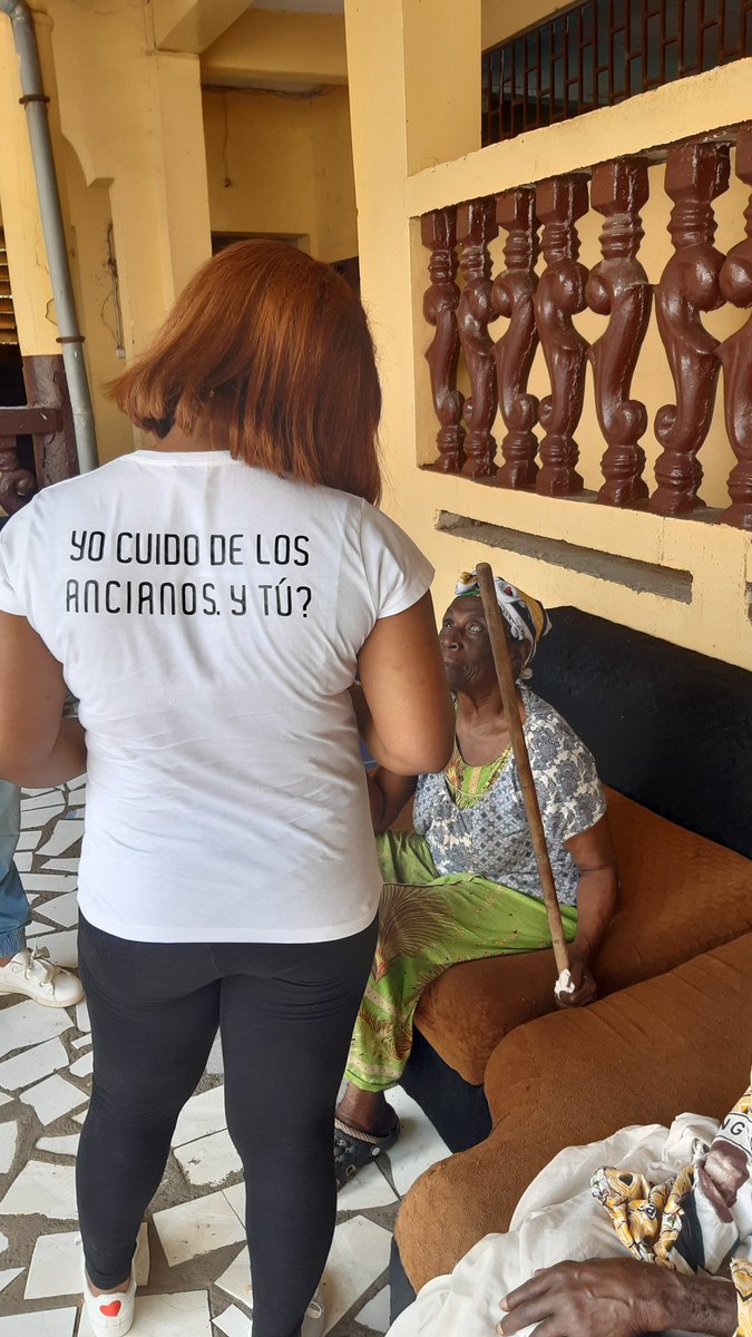 Este pasado domingo hemos cumplido con nuestra promesa, llevando materiales sanitarios y desinfectado el Asilo de Ancianos de Banapa