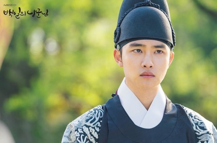100 Days My Prince Do Kyungsoo (EXO)Lee Yool is the Crown Prince, but he suddenly disappears. He comes back to the palace one hundred days later. What happened to the Crown Prince for the past one hundred days?