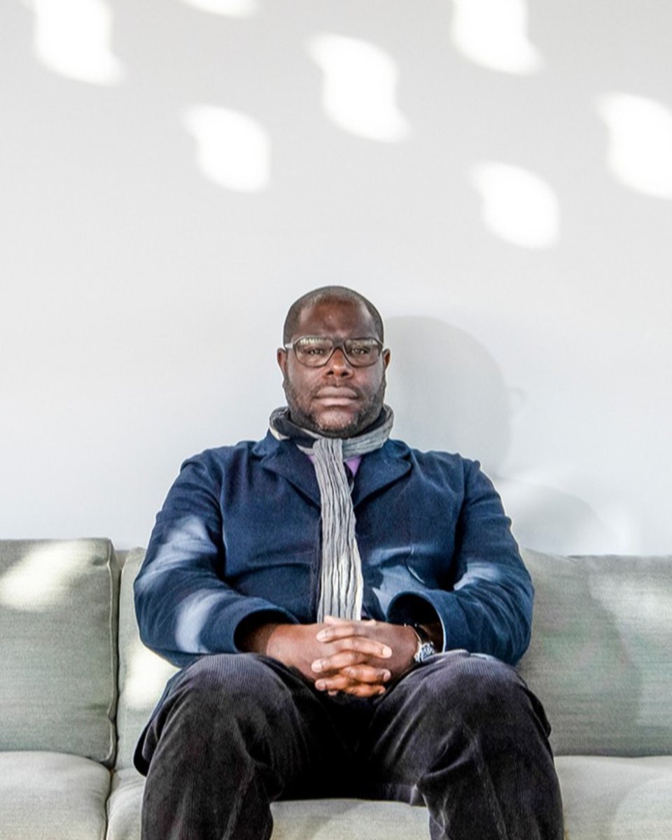ChelseaUAL's tweet photo. The past and present of Chelsea alumnus Steve McQueen: Le Monde diplomatique profiles the artist and filmmaker.
Portrait of Steve McQueen 2020: Oli Cowling © Tate Photography
Read the article:
https://t.co/uBb0sNmp4f
#madeatchelsea #weareual #stevemcqueen https://t.co/8OMv5momlR