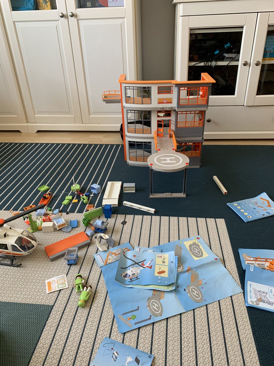 gregrolo's tweet photo. J’ai l’impression d’être comme le gouvernement après la crise ! L’hôpital va être difficile à reconstruire https://t.co/9ghqZYidlm