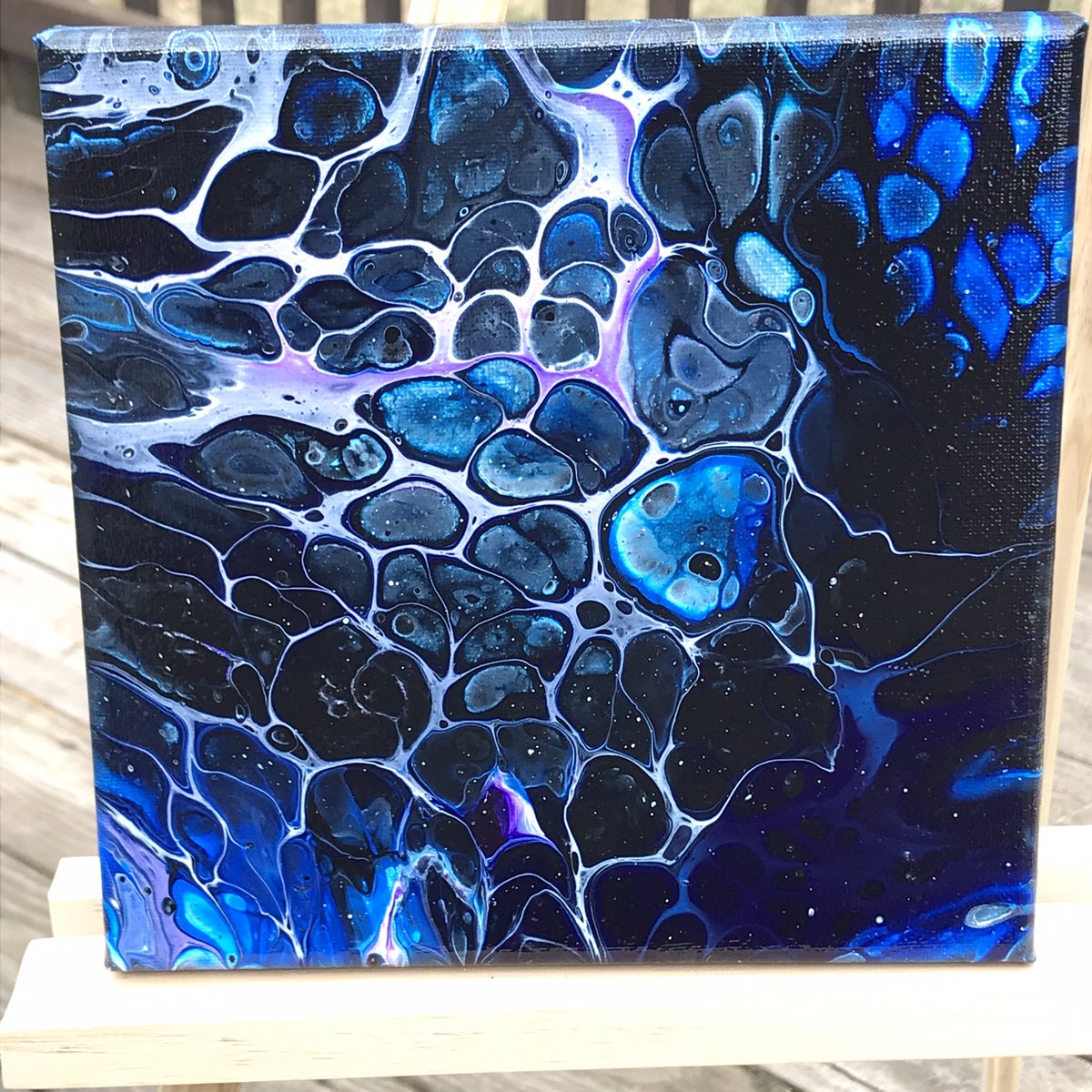 IllustratedRoss's tweet photo. The sun was out, and I was able to take some great pictures. These are three of my favorite 10x10 pours. The colors really pop, and just look at that cell work!  I tend to usually use cool colors. What color combinations do you think would be fun to use?
#art https://t.co/d6vshqhFdO